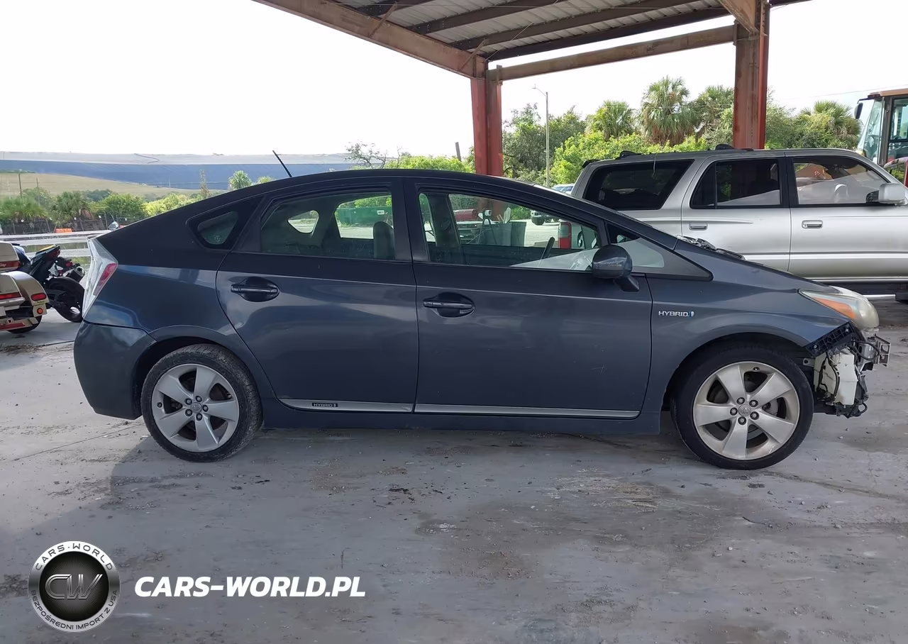 2011 Toyota Prius Five VIN:JTDKN3DU3B1372003 - 13