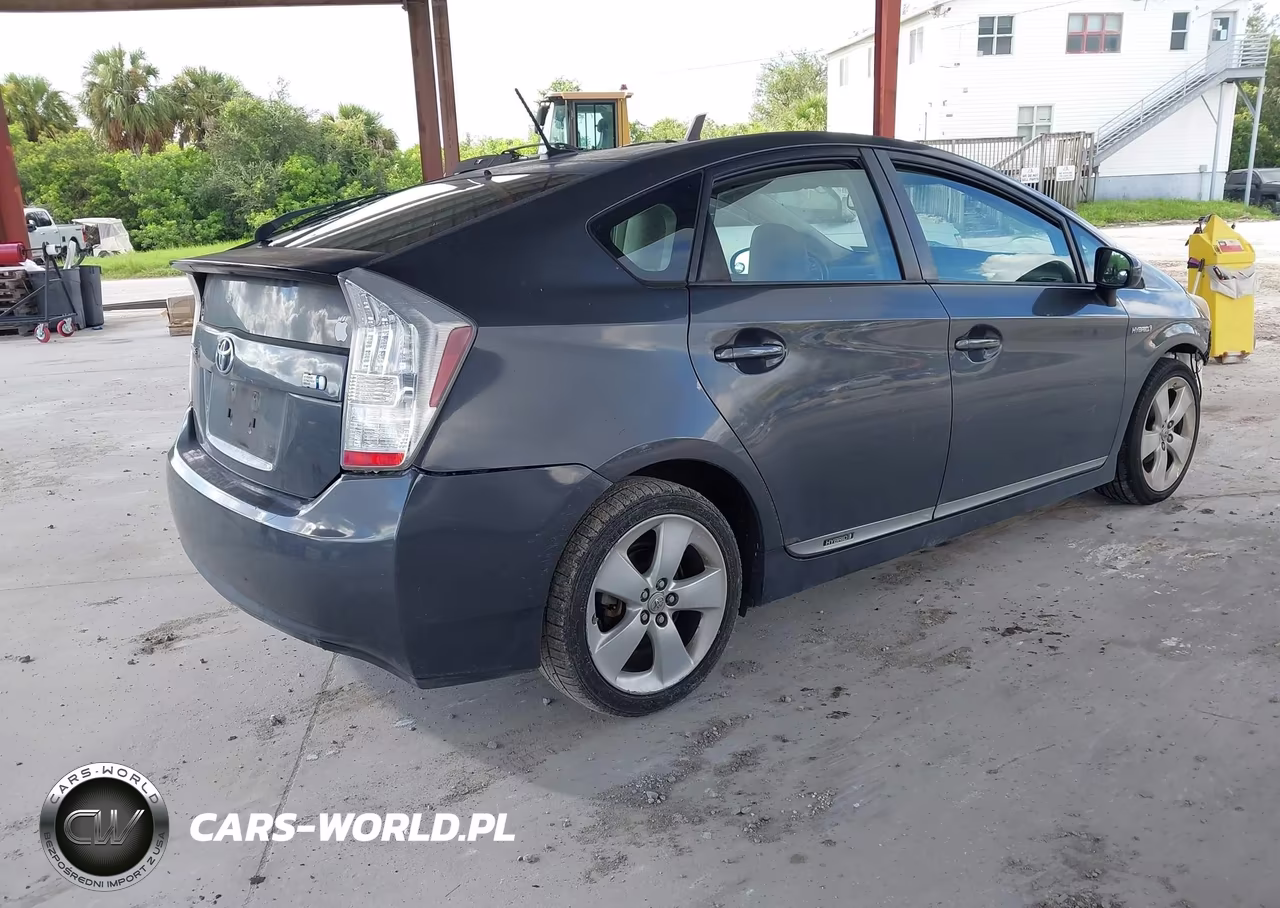 2011 Toyota Prius Five VIN:JTDKN3DU3B1372003 - 4
