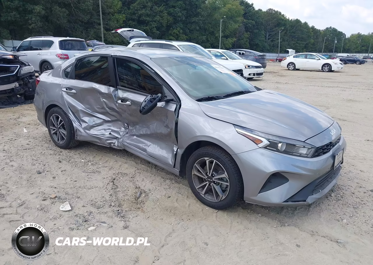 2023 Kia Forte Lxs