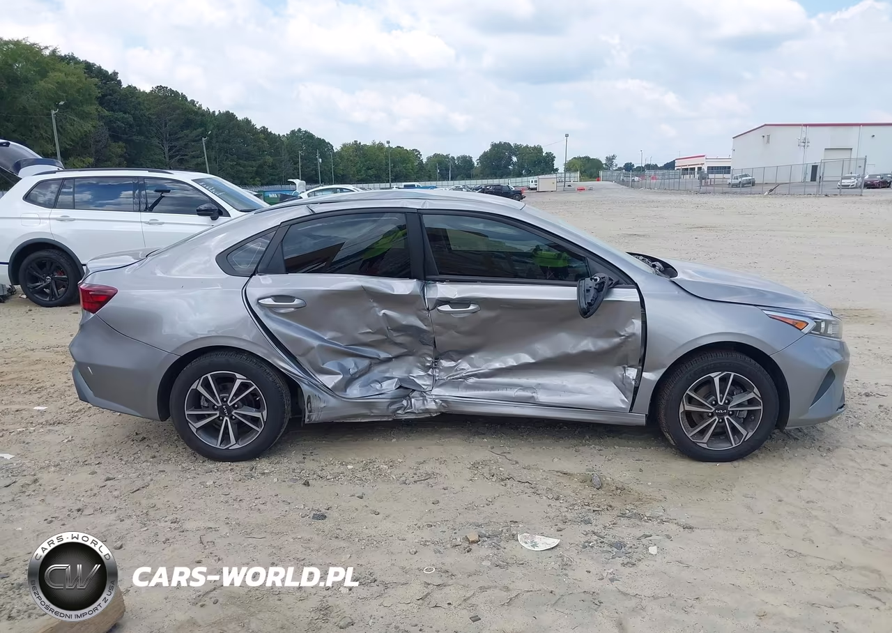 2023 Kia Forte Lxs VIN:3KPF24AD0PE604811 - 14