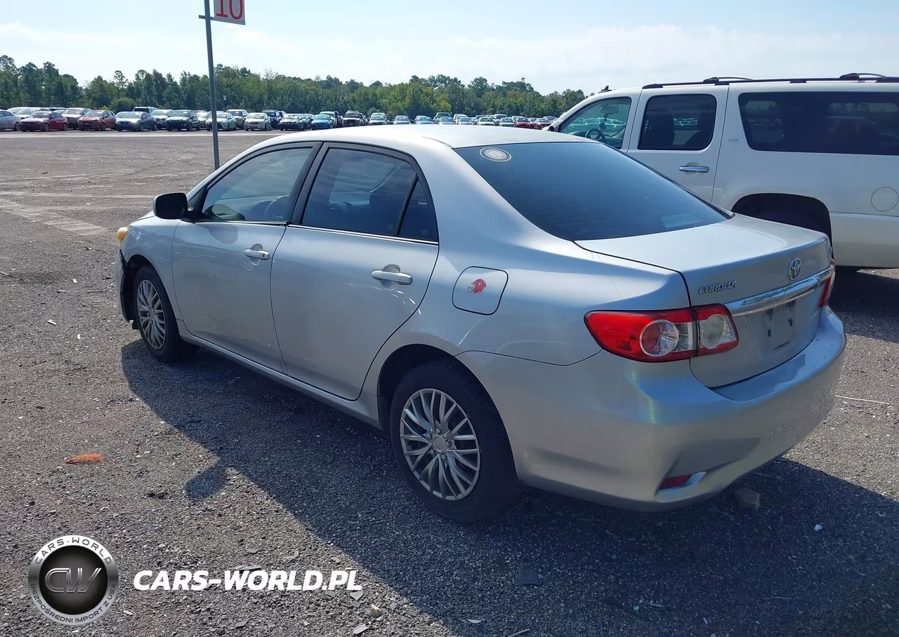 2013 Toyota Corolla Le VIN:5YFBU4EEXDP150721 - 3