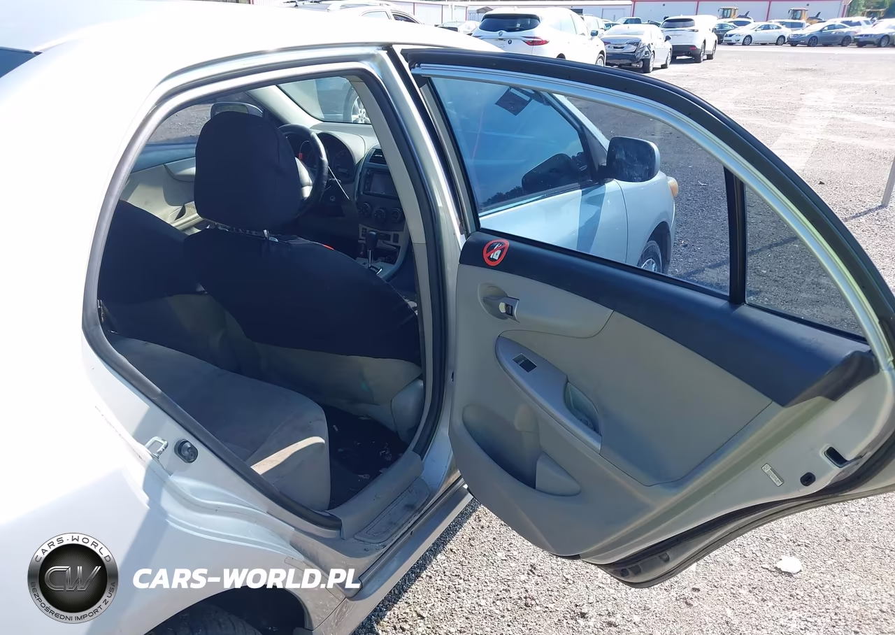 2013 Toyota Corolla Le VIN:5YFBU4EEXDP150721 - 8