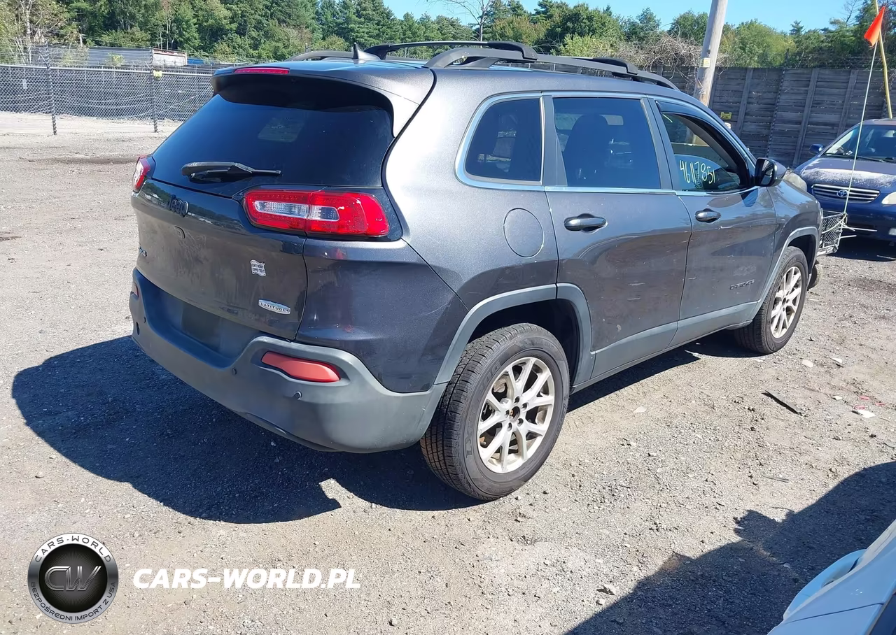 2016 Jeep Cherokee Latitude VIN:1C4PJMCB9GW182241 - 4