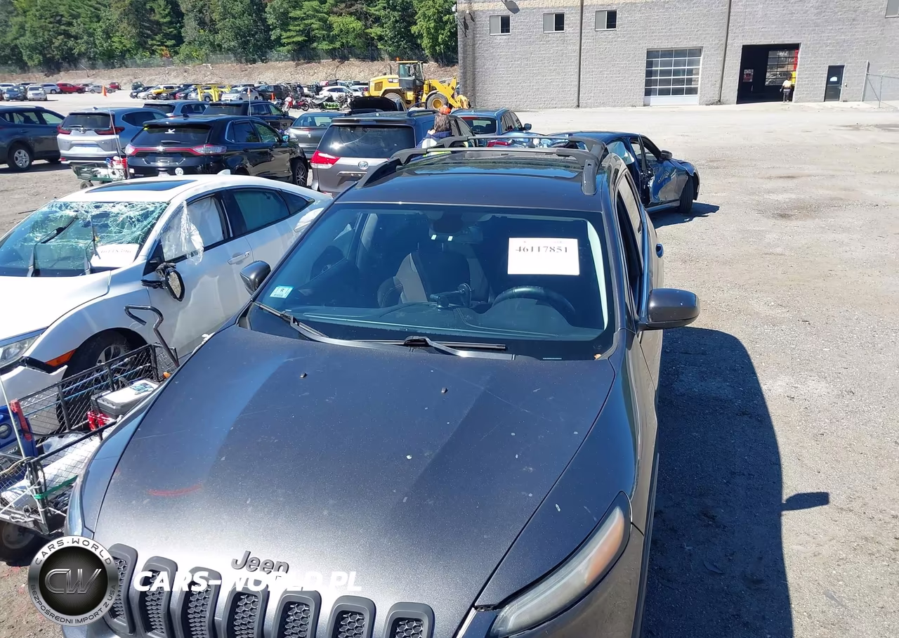 2016 Jeep Cherokee Latitude VIN:1C4PJMCB9GW182241 - 6