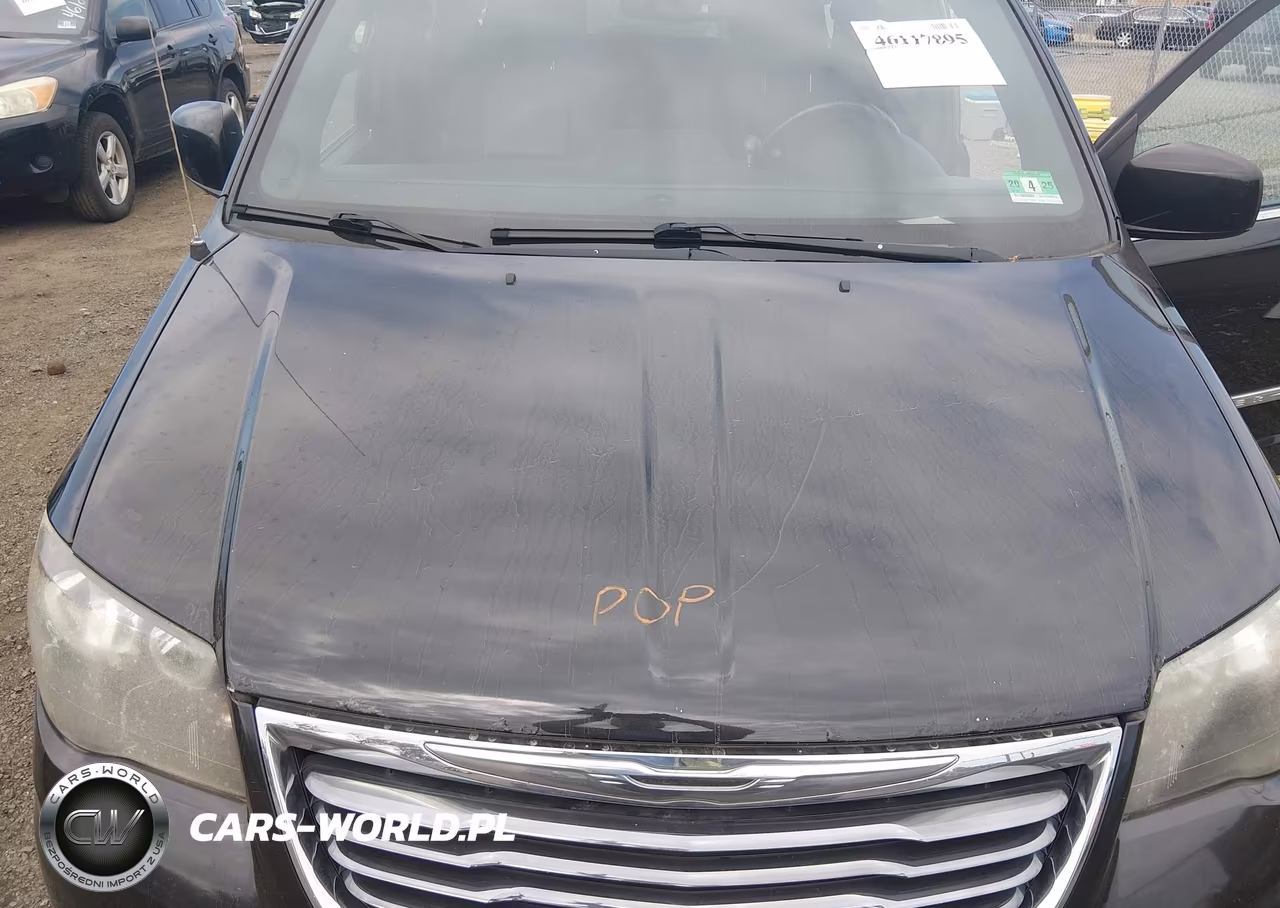 2014 Chrysler Town & Country S VIN:2C4RC1HG0ER132419 - 10