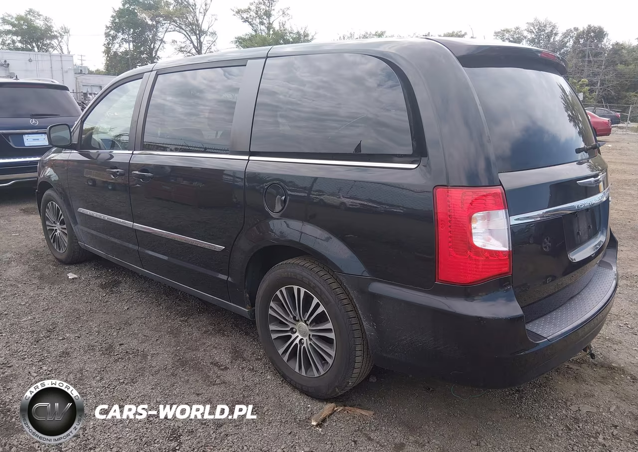 2014 Chrysler Town & Country S VIN:2C4RC1HG0ER132419 - 3