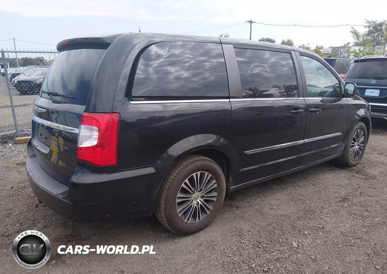 2014 Chrysler Town & Country S VIN:2C4RC1HG0ER132419 - 4