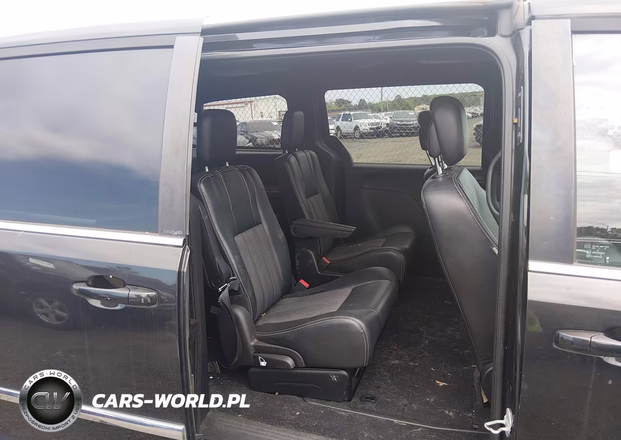 2014 Chrysler Town & Country S VIN:2C4RC1HG0ER132419 - 8
