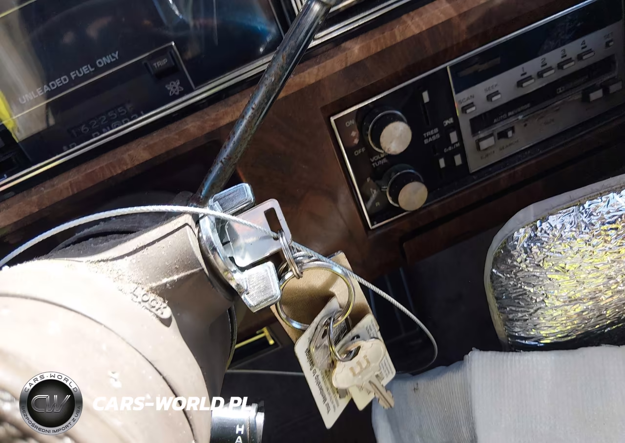 1985 Oldsmobile Toronado Brougham VIN:1G3EZ57Y4FE313472 - 11