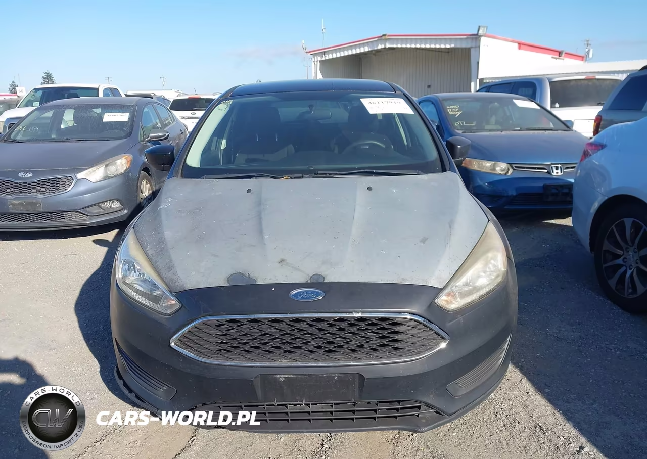 2018 Ford Focus Se VIN:1FADP3K21JL313593 - 6