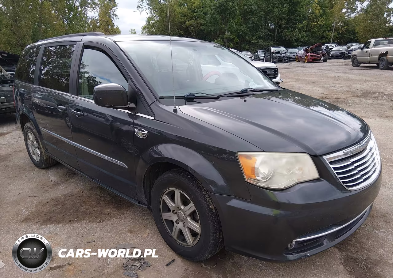 2012 Chrysler Town & Country Touring – zdjęcie 1 z 16