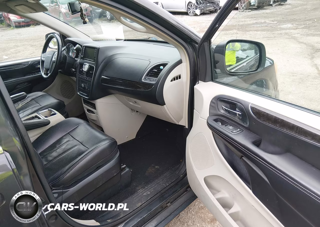 2012 Chrysler Town & Country Touring VIN:2C4RC1BG4CR410017 - 5