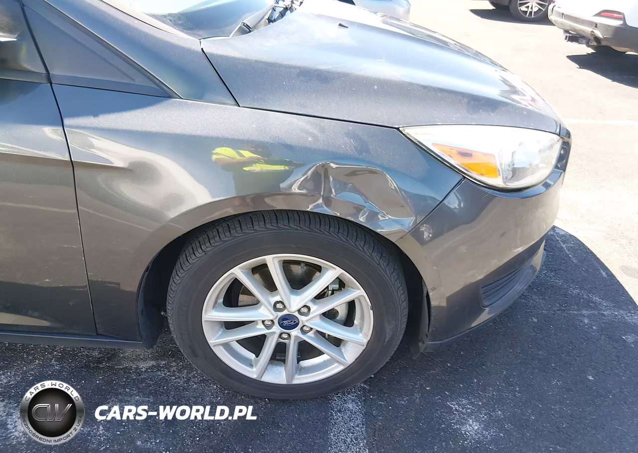 2016 Ford Focus Se VIN:1FADP3F26GL380192 - 6