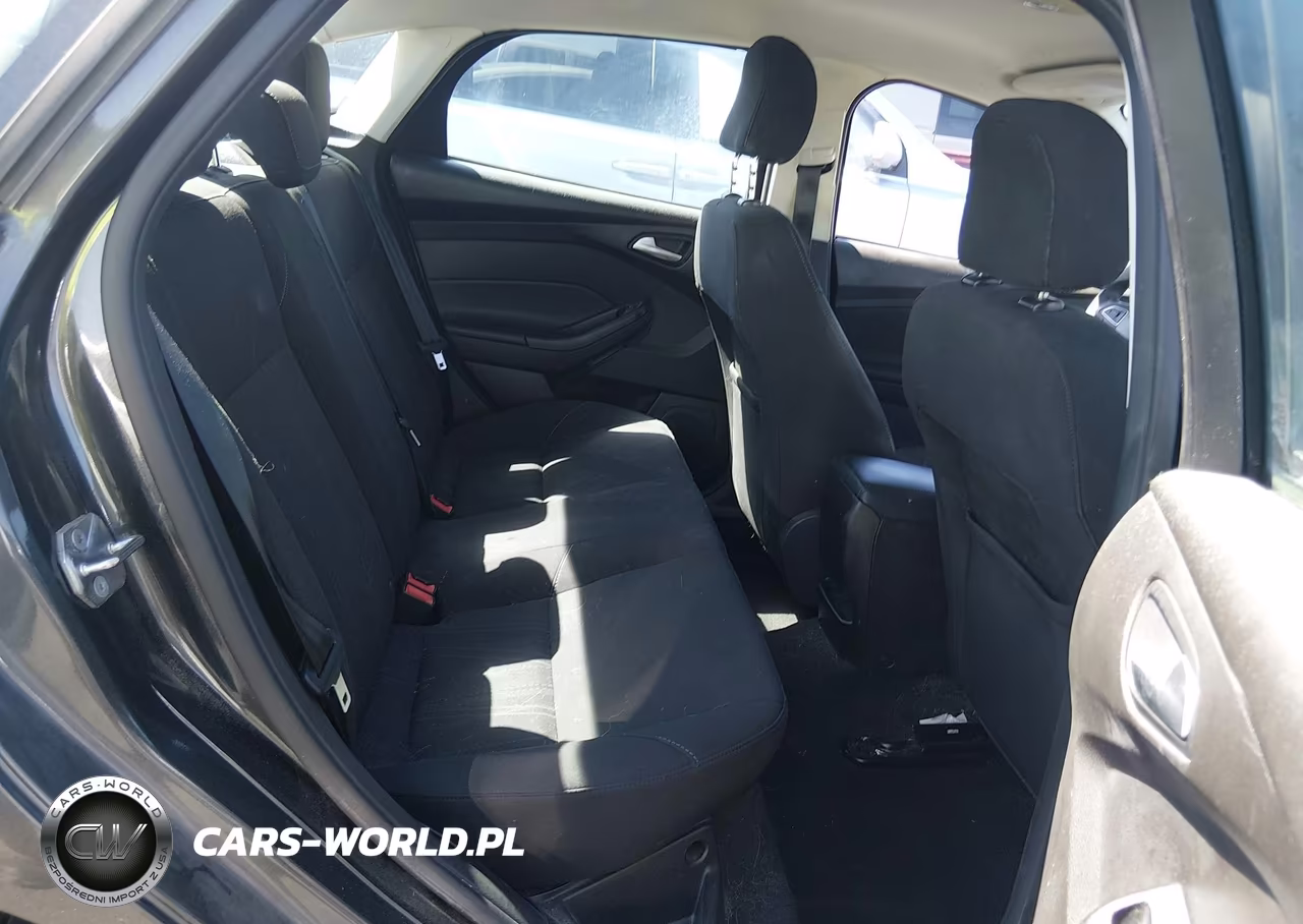 2016 Ford Focus Se VIN:1FADP3F26GL380192 - 8