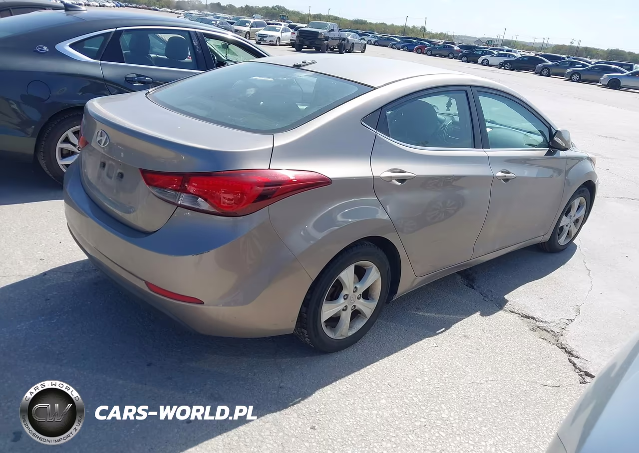 2016 Hyundai Elantra Value Edition VIN:5NPDH4AE8GH690122 - 4