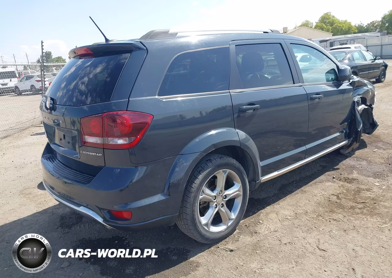 2017 Dodge Journey Crossroad VIN:3C4PDCGGXHT564485 - 4