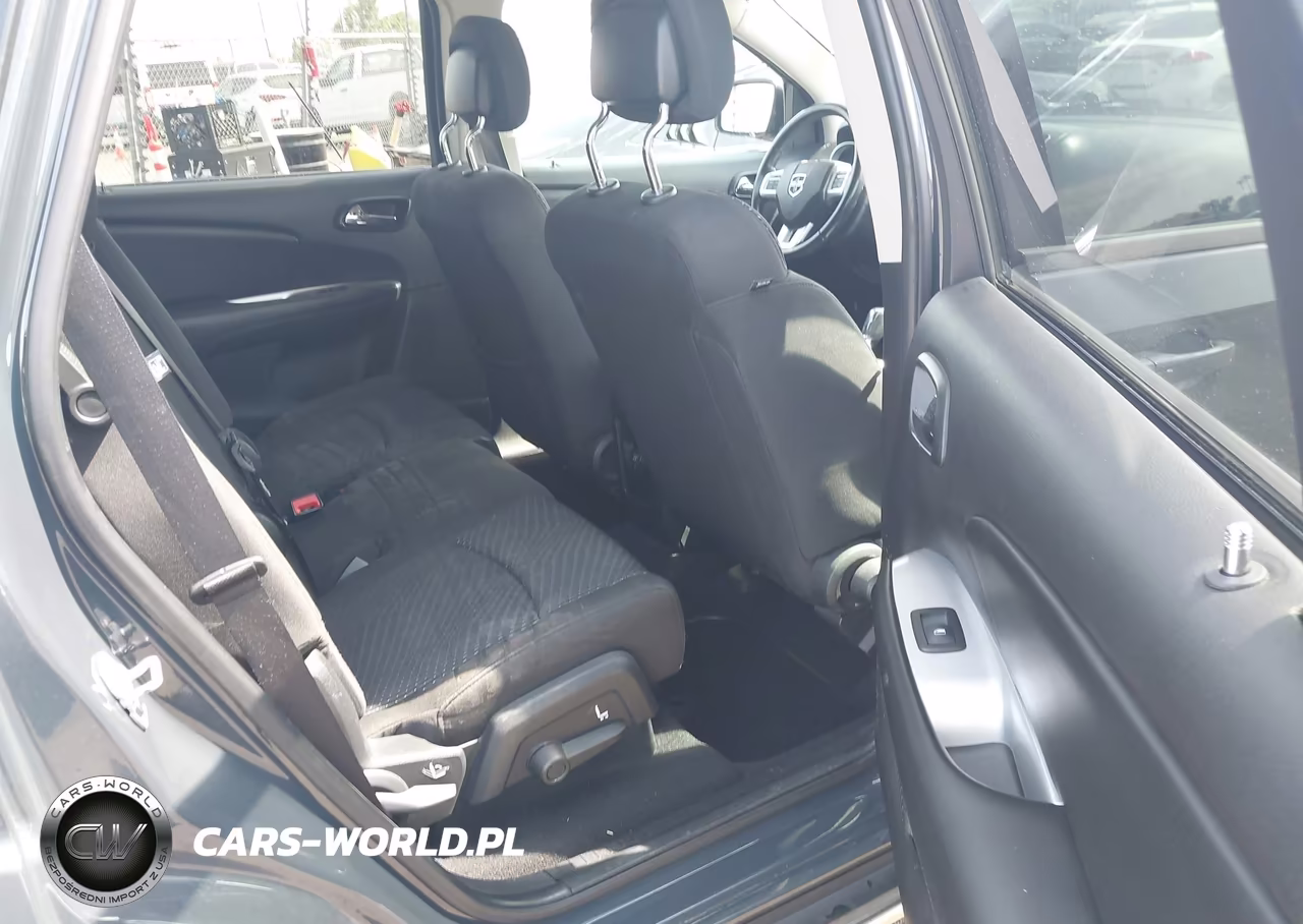 2017 Dodge Journey Crossroad VIN:3C4PDCGGXHT564485 - 8