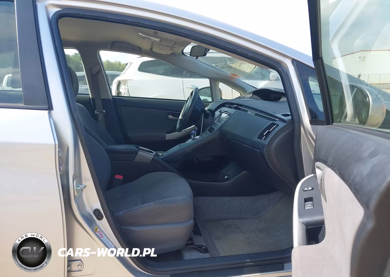 2012 Toyota Prius Two VIN:JTDKN3DU5C5509436 - 5