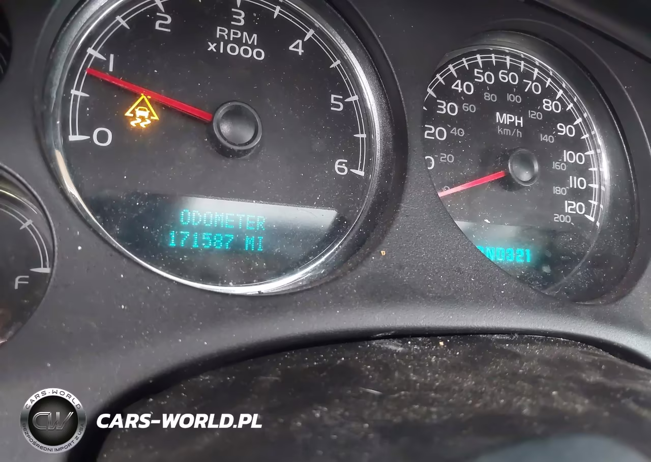 2007 Chevrolet Suburban Ltz VIN:1GNFC16057J290696 - 7