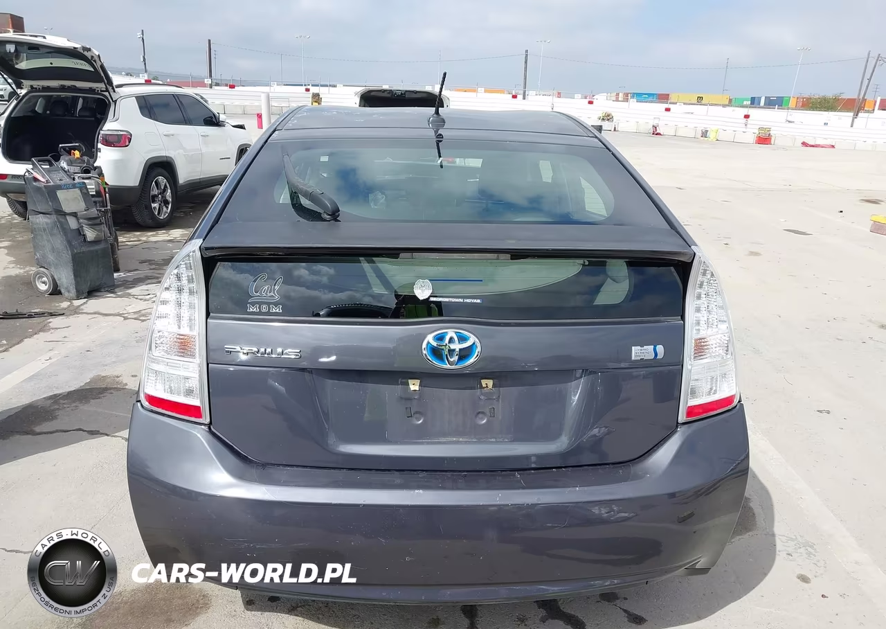 2011 Toyota Prius Two VIN:JTDKN3DU6B0279207 - 16