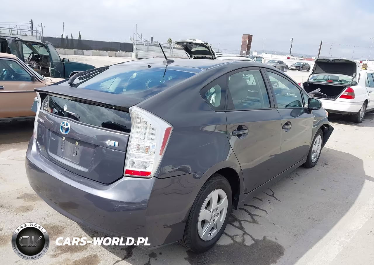 2011 Toyota Prius Two VIN:JTDKN3DU6B0279207 - 4