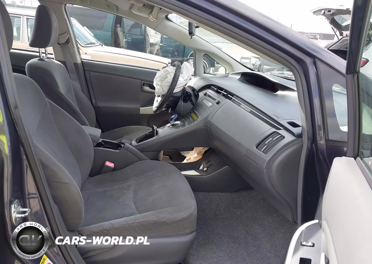 2011 Toyota Prius Two VIN:JTDKN3DU6B0279207 - 5