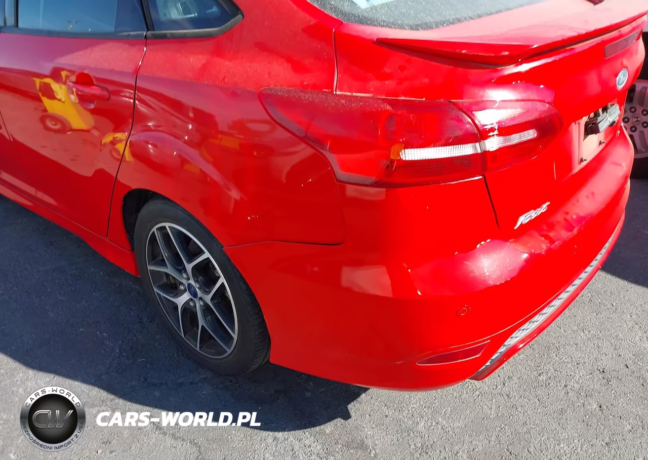 2015 Ford Focus Se VIN:1FADP3F23FL324404 - 6