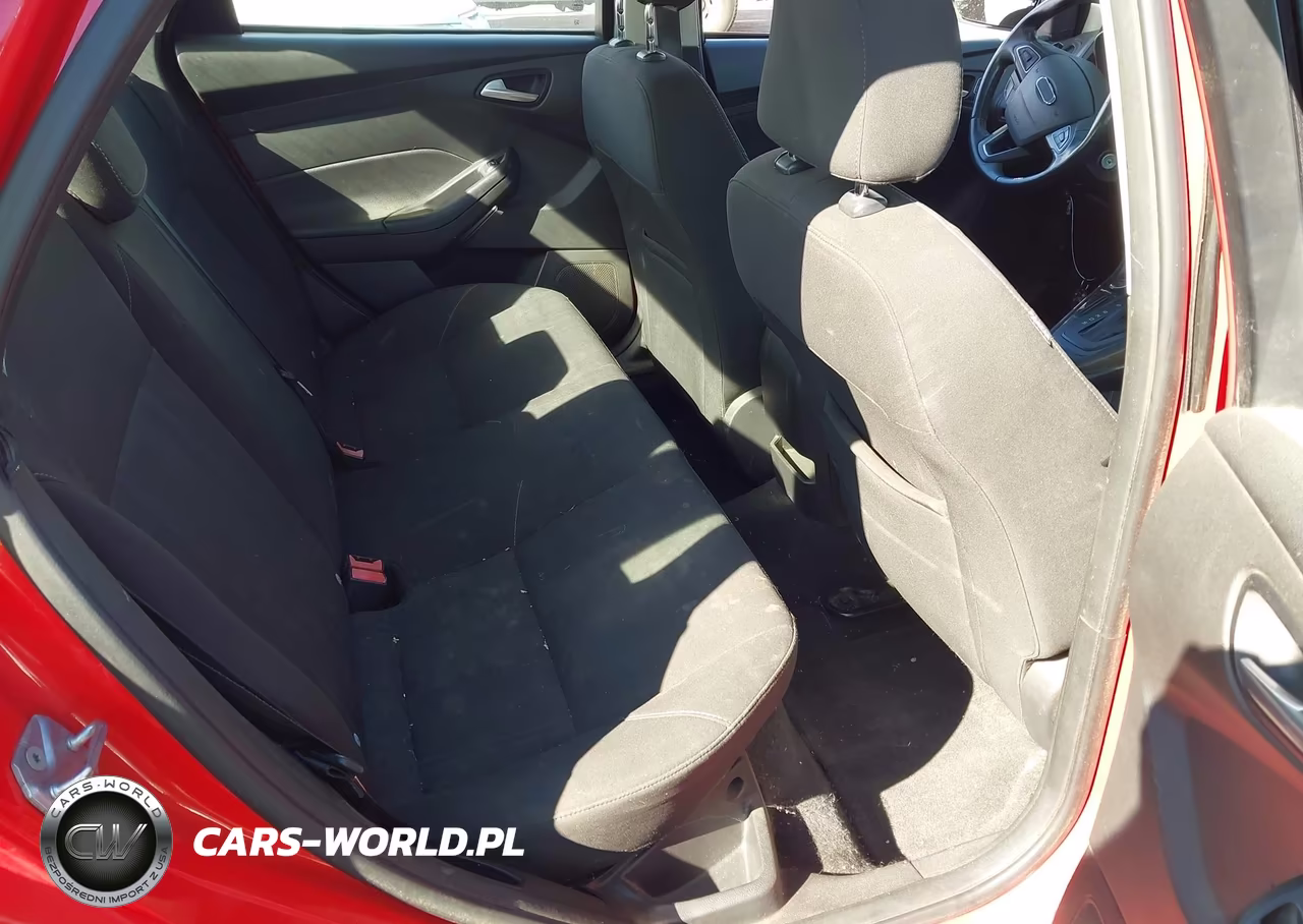 2015 Ford Focus Se VIN:1FADP3F23FL324404 - 8