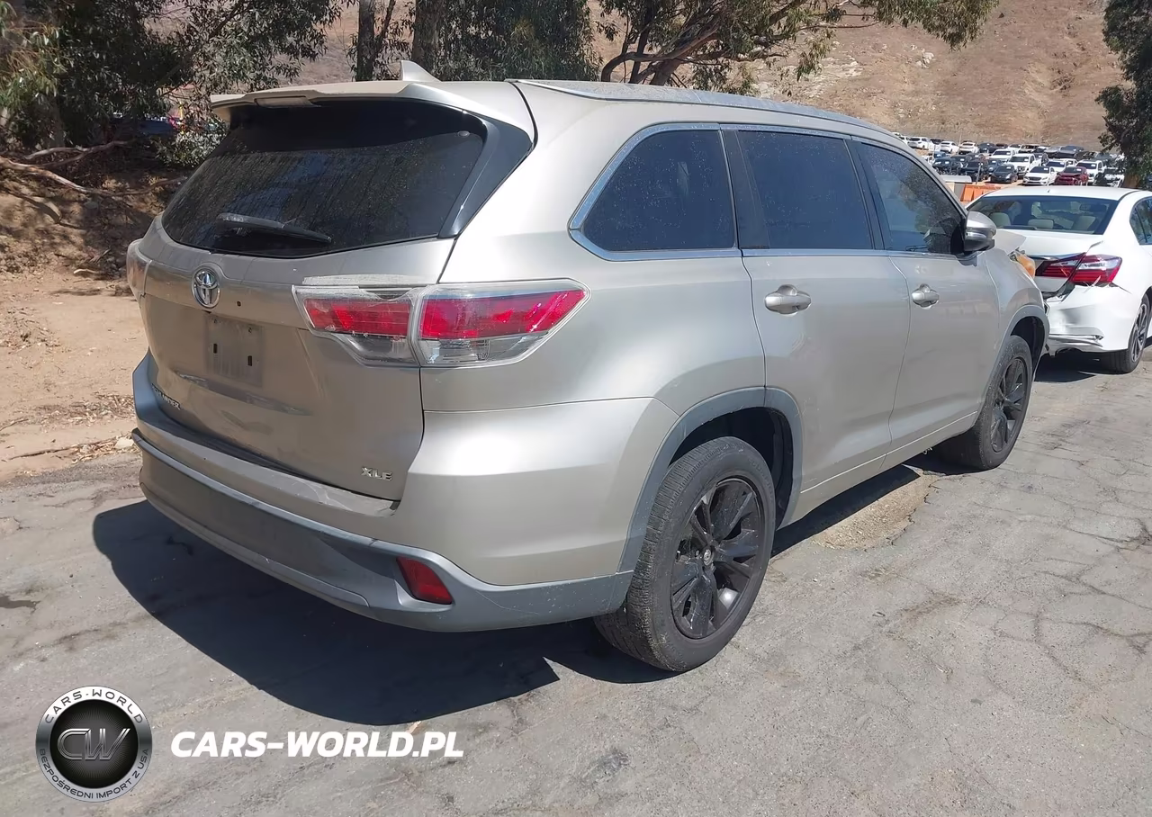 2014 Toyota Highlander Xle V6 VIN:5TDKKRFH2ES009436 - 4