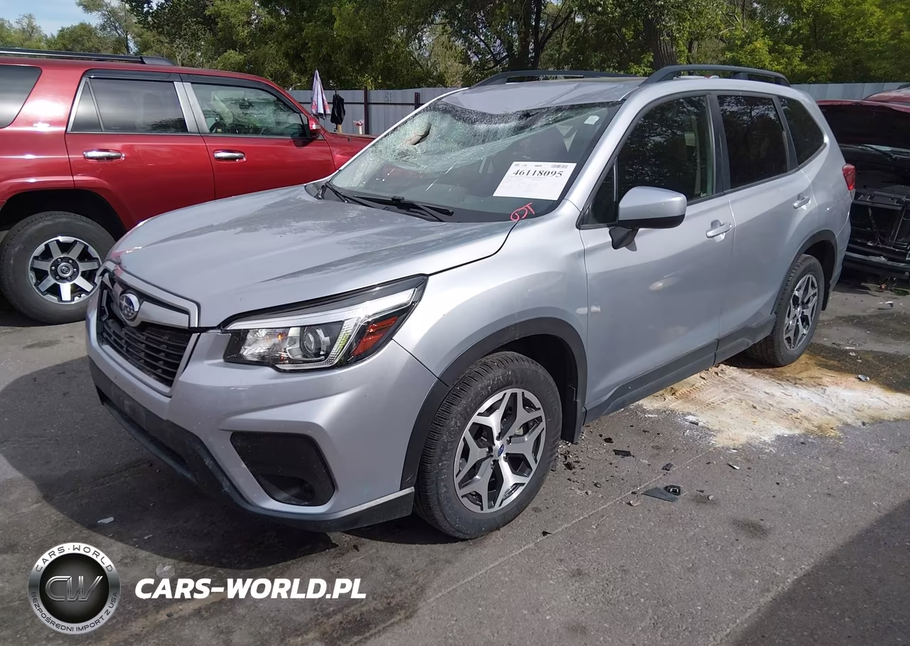 2019 Subaru Forester Premium VIN:JF2SKAGC7KH519299 - 2