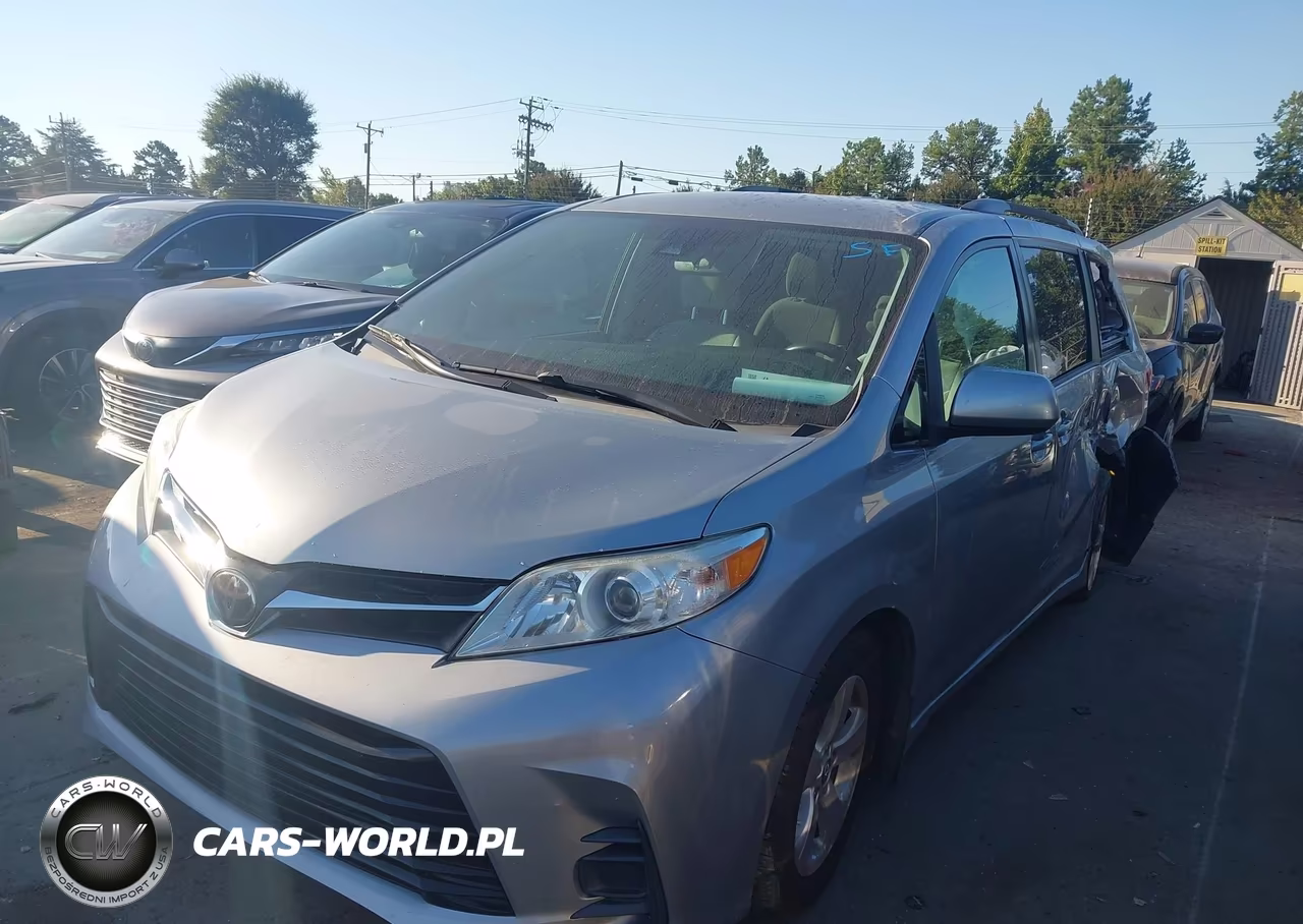 2018 Toyota Sienna Le 8 Passenger VIN:5TDKZ3DCXJS942060 - 2