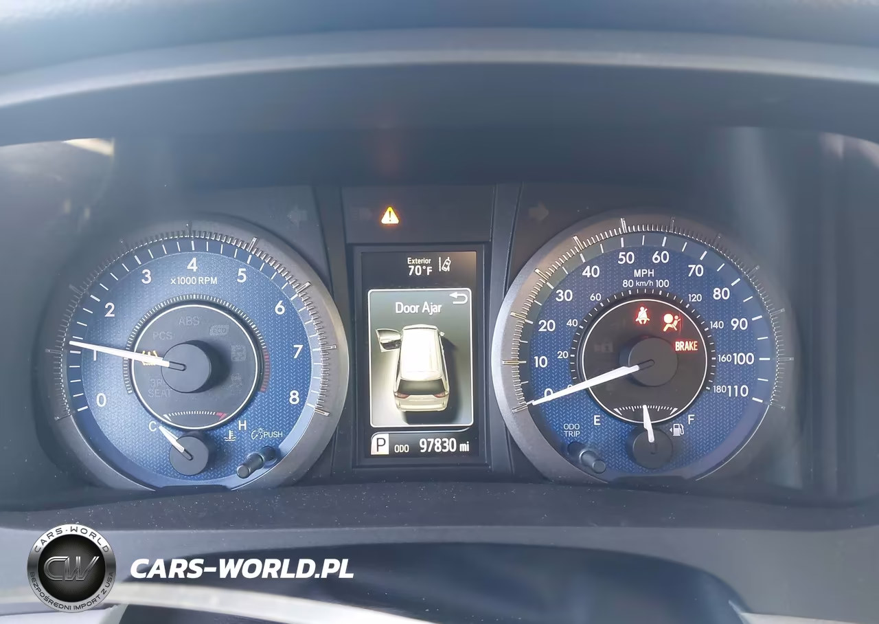 2018 Toyota Sienna Le 8 Passenger VIN:5TDKZ3DCXJS942060 - 7
