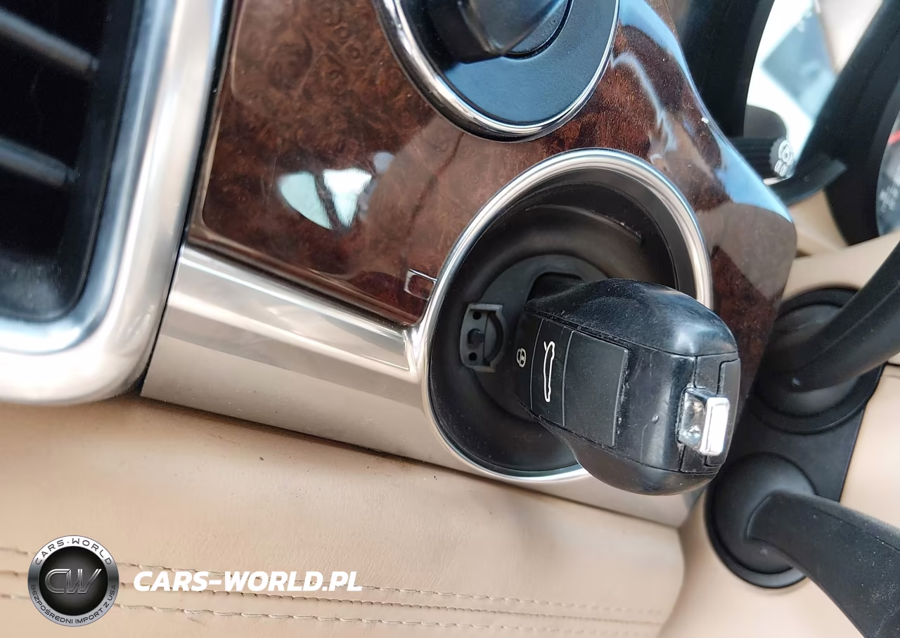 2010 Porsche Panamera Turbo VIN:WP0AC2A70AL090964 - 11