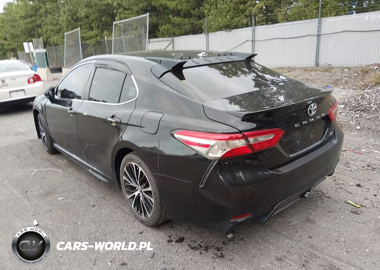 2018 Toyota Camry Se VIN:4T1B11HK9JU043808 - 3