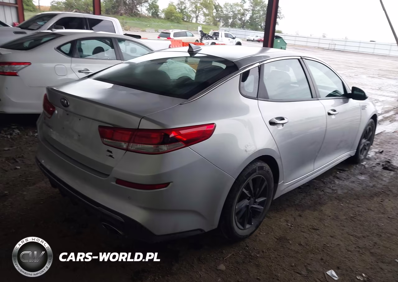 2019 Kia Optima Lx VIN:5XXGT4L32KG344739 - 4