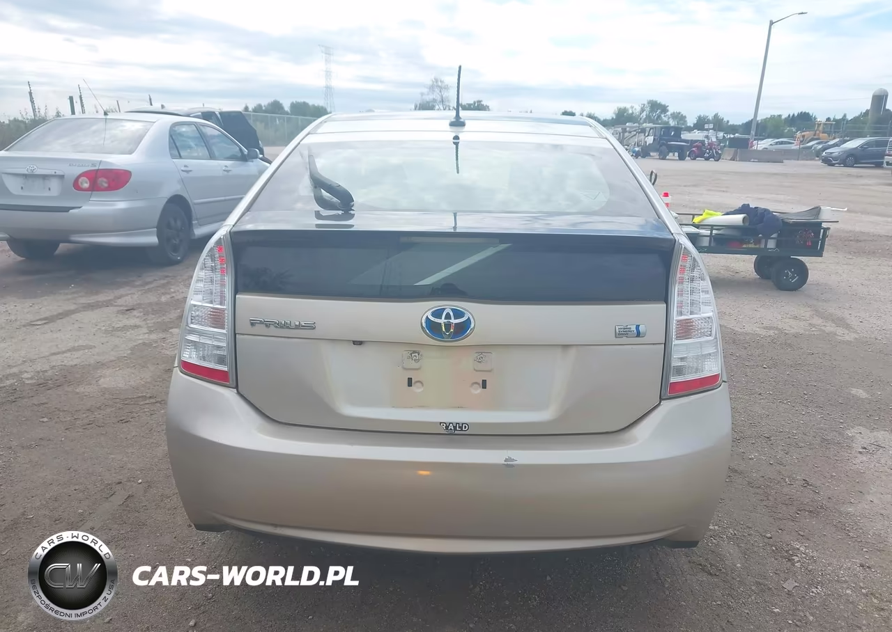 2011 Toyota Prius Four VIN:JTDKN3DU5B0306574 - 16