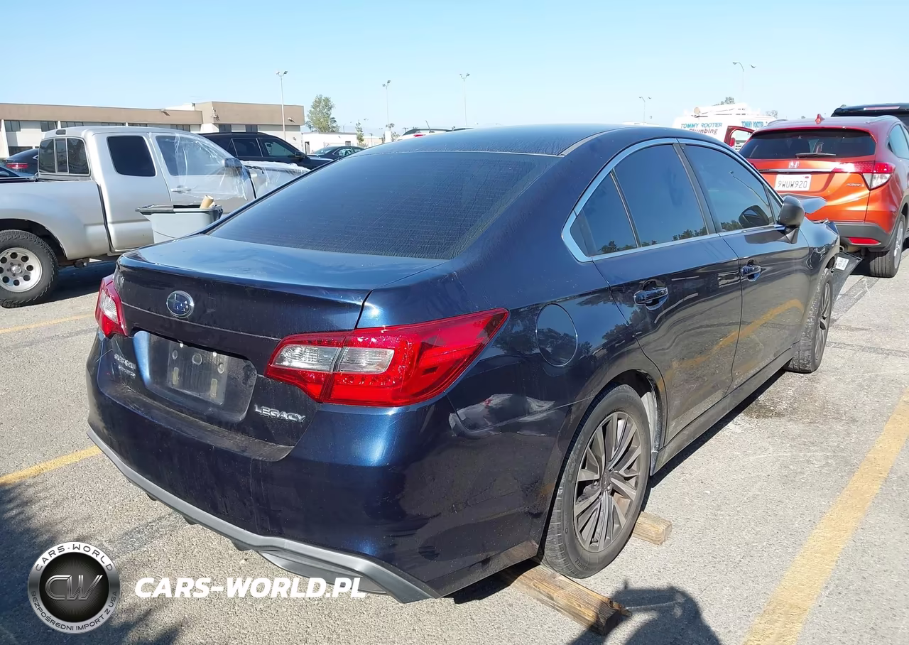 2018 Subaru Legacy 2.5I VIN:4S3BNAB64J3039319 - 4