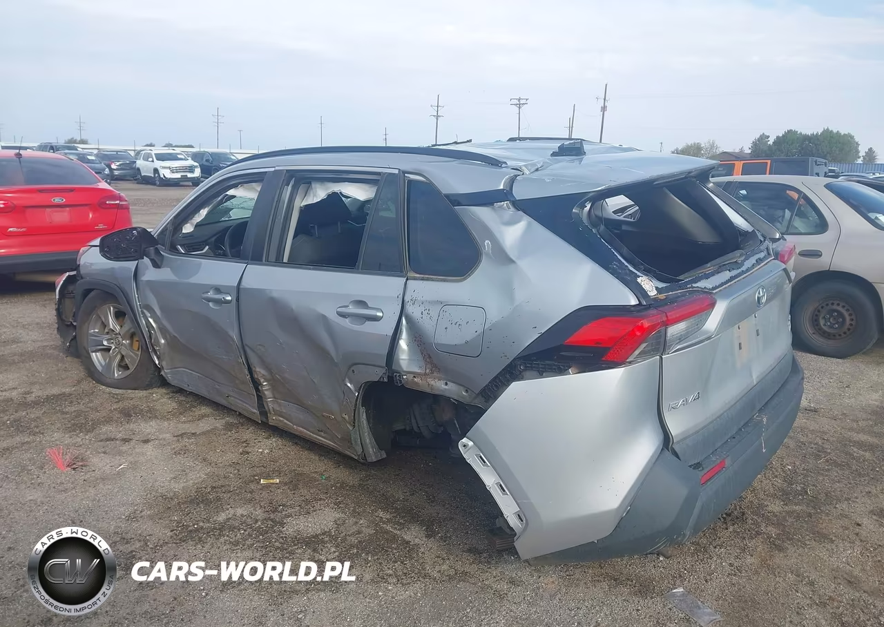 2022 Toyota Rav4 Hybrid Xle VIN:4T3RWRFV1NU070039 - 3