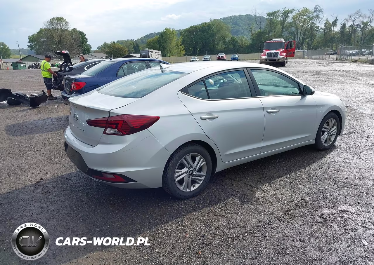 2020 Hyundai Elantra Sel VIN:5NPD84LF5LH534734 - 4