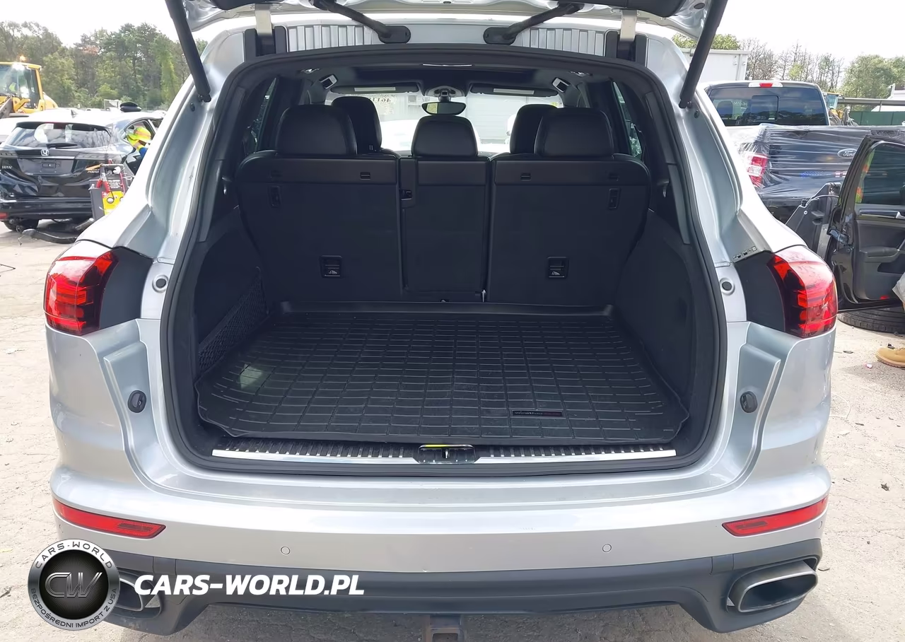 2017 Porsche Cayenne Platinum Edition VIN:WP1AA2A23HKA83760 - 18
