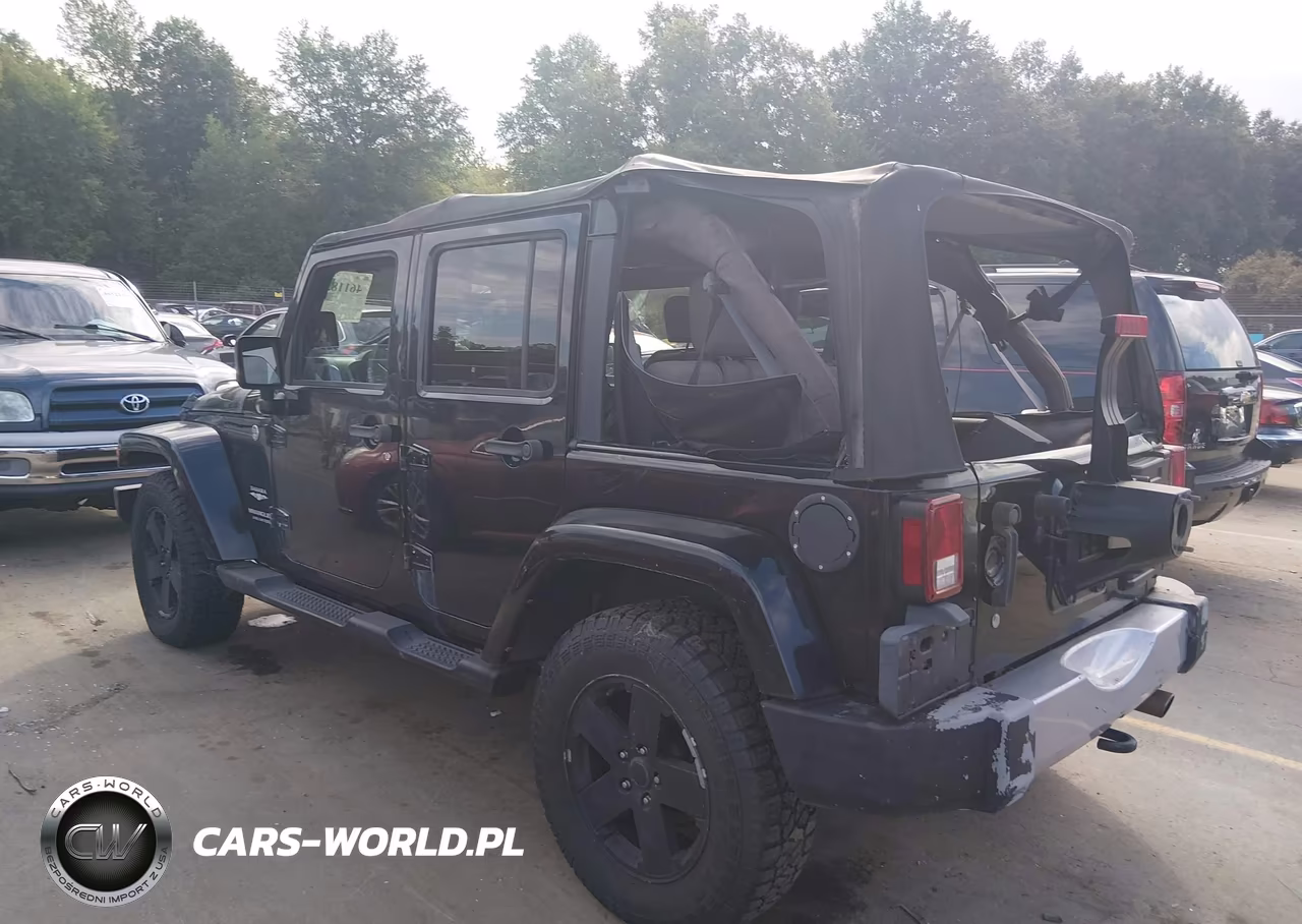 2008 Jeep Wrangler Unlimited Sahara VIN:1J4GA59168L600823 - 3