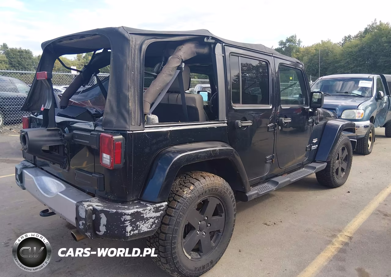 2008 Jeep Wrangler Unlimited Sahara VIN:1J4GA59168L600823 - 4
