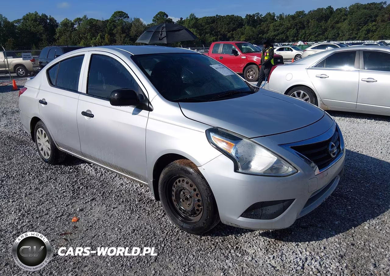 2015 Nissan Versa 1.6 S+ – zdjęcie 1 z 16