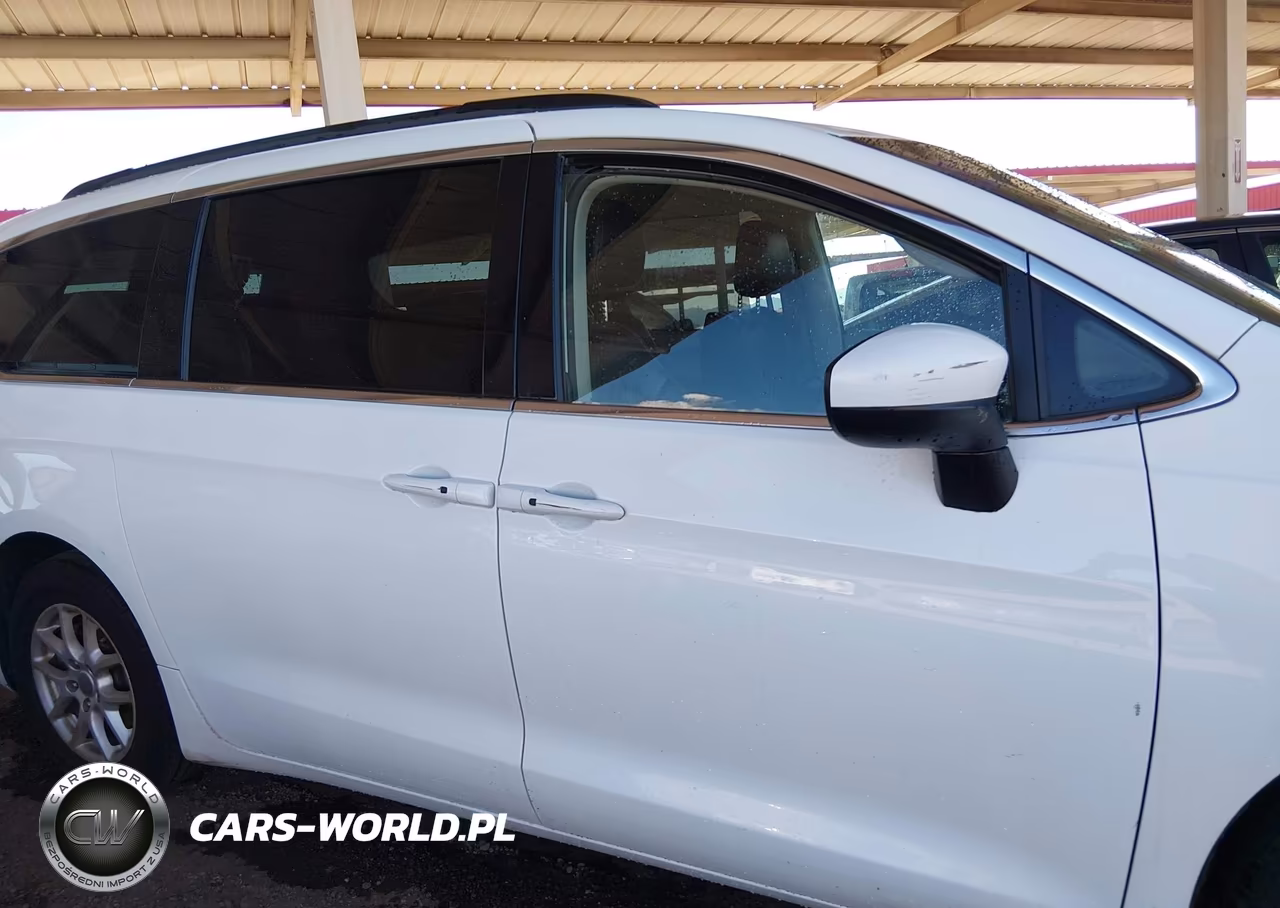 2020 Chrysler Voyager Lxi VIN:2C4RC1DG6LR182132 - 13