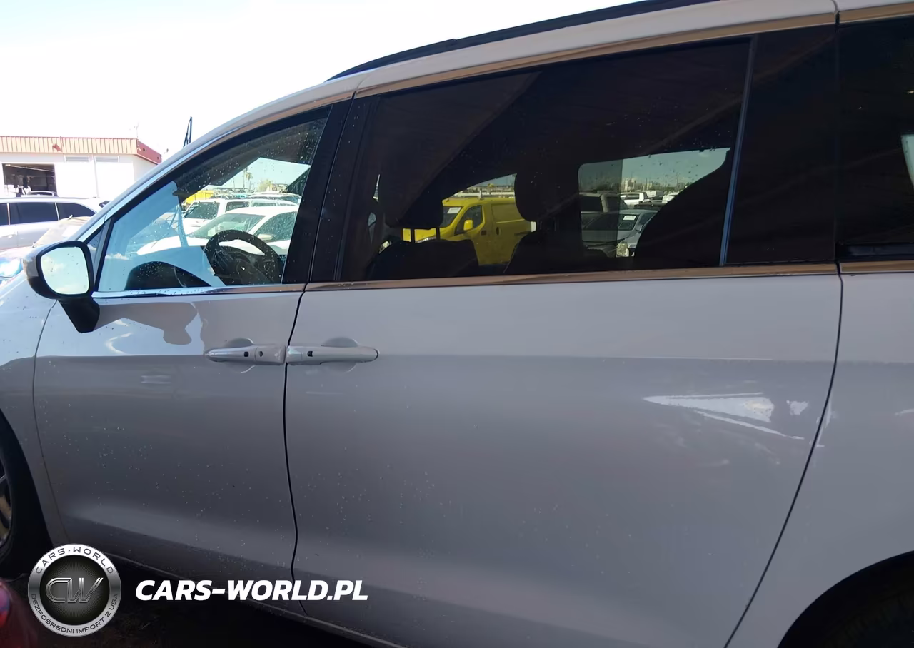 2020 Chrysler Voyager Lxi VIN:2C4RC1DG6LR182132 - 14