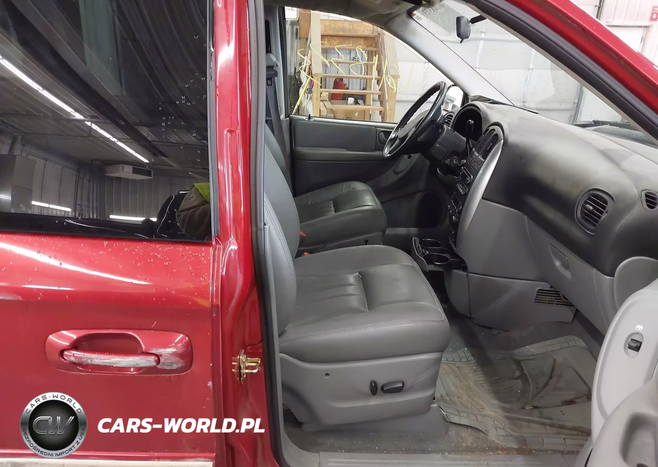 2006 Chrysler Town & Country Touring VIN:2A8GP54L96R632403 - 5