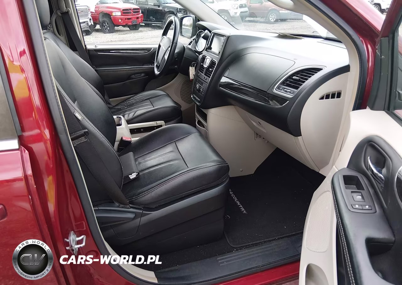 2015 Chrysler Town & Country Touring VIN:2C4RC1BG4FR695368 - 5