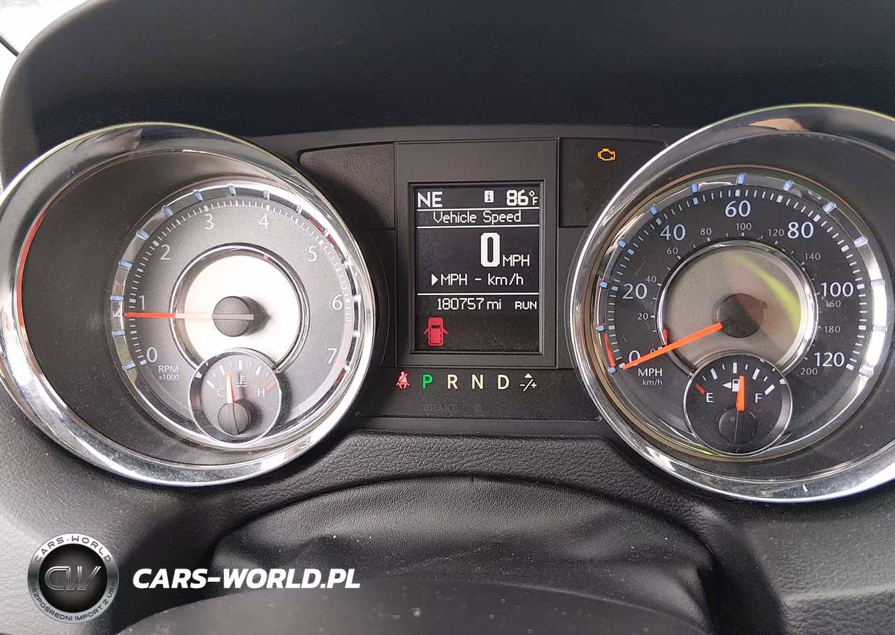 2015 Chrysler Town & Country Touring VIN:2C4RC1BG4FR695368 - 7