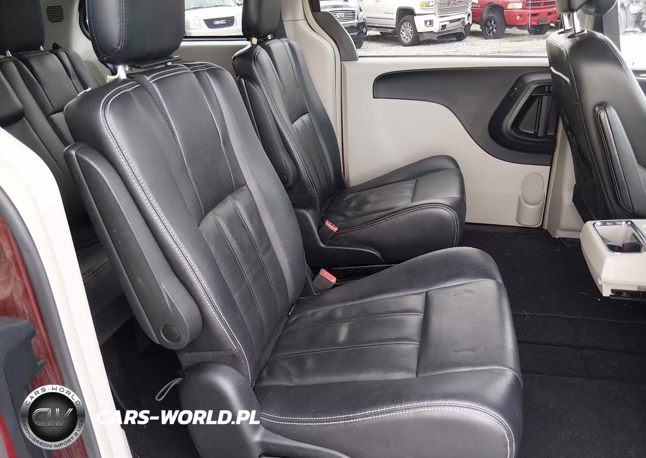 2015 Chrysler Town & Country Touring VIN:2C4RC1BG4FR695368 - 8