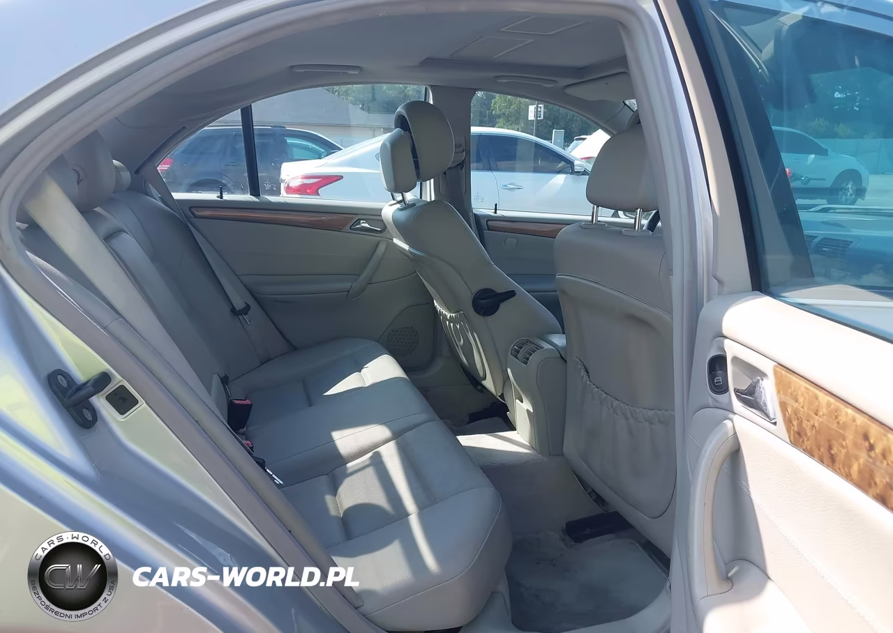 2007 Mercedes-Benz C 230 Sport VIN:WDBRF52H87F909518 - 8